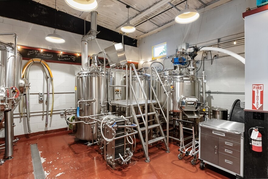 More Photos Of 705 W New York Ave, Somers Point Industrial For Sale