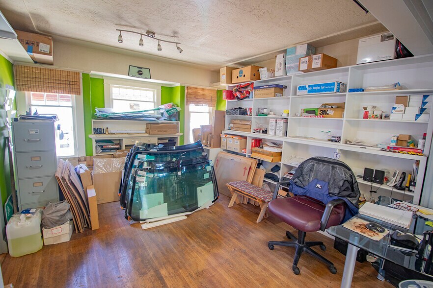 More Photos Of 215 E Fesler St, Santa Maria Storefront For Sale