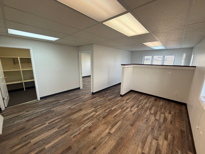 More Photos Of 1808 Hancock Dr, Bismarck Flex For Lease