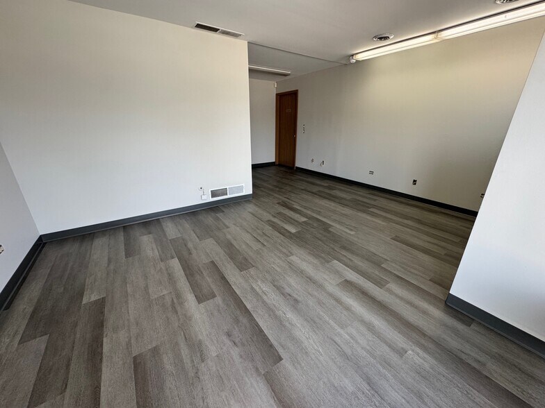 More Photos Of 11917 Smith Dr, Huntley Light Distribution For Lease