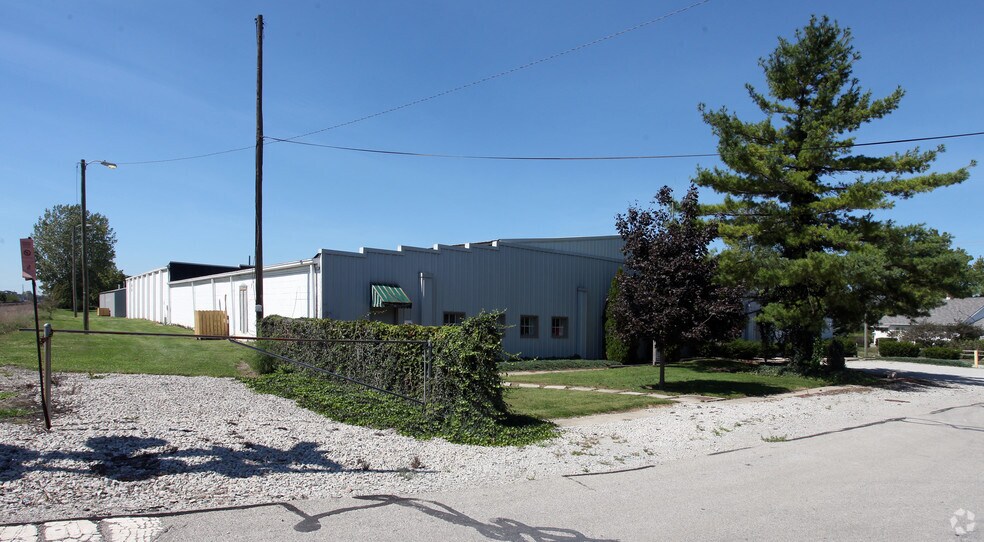 More Photos Of 7724 Depot St, McCordsville Warehouse For Lease