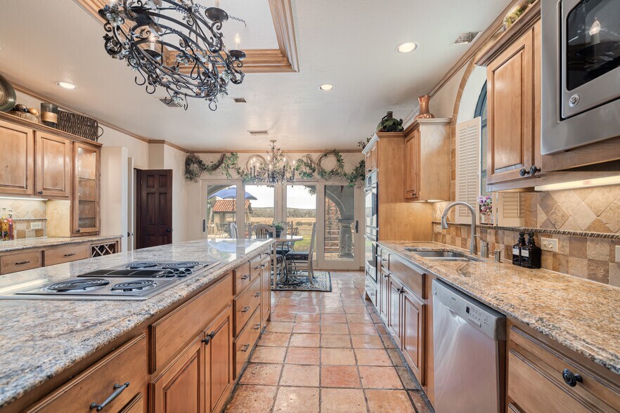More Photos Of 505 Gilchrist Ln, Del Rio Specialty For Sale