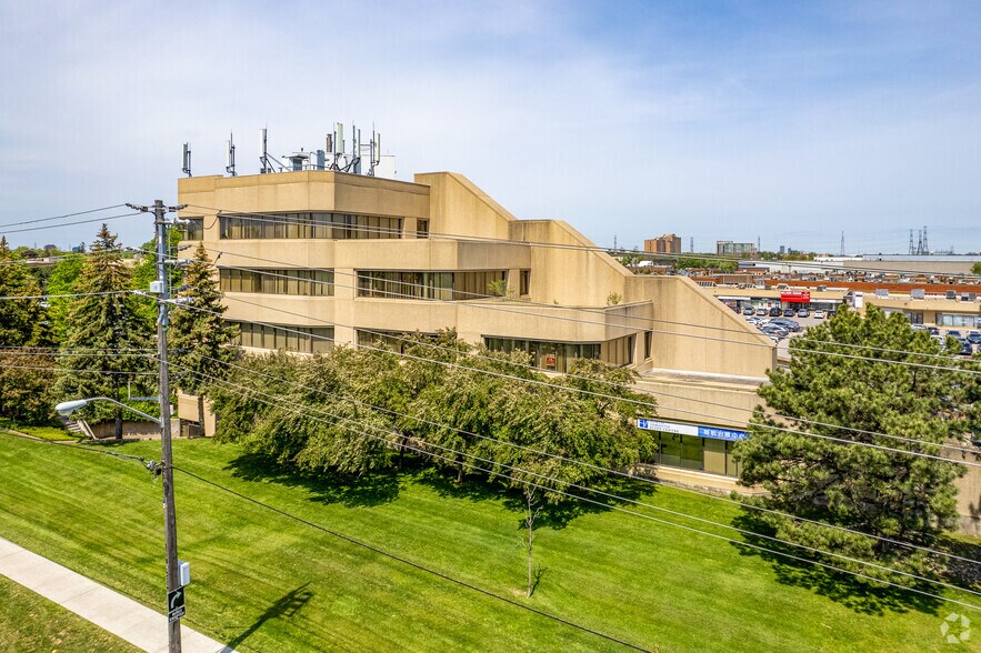 More Photos Of 4040 Finch Ave E, Toronto Medical For Lease
