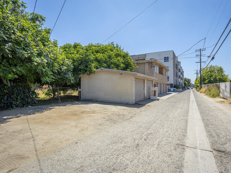 More Photos Of 14301 Roscoe Blvd, Panorama City Land For Sale