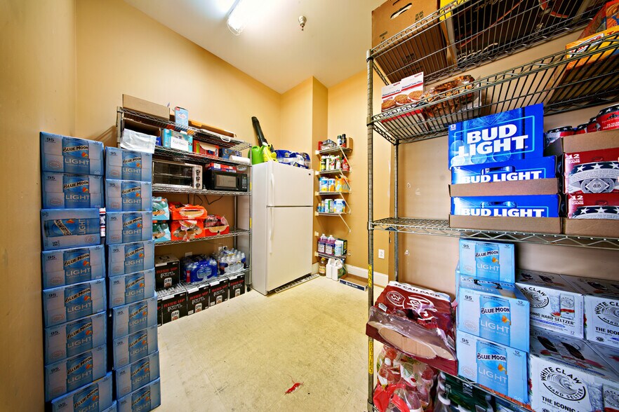 More Photos Of 128 Oakview Club Dr, Macon-Bibb Golf Course Driving Range For Sale