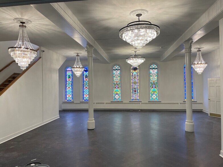 More Photos Of 201 E Jefferson St, Franklin Loft Creative Space For Lease