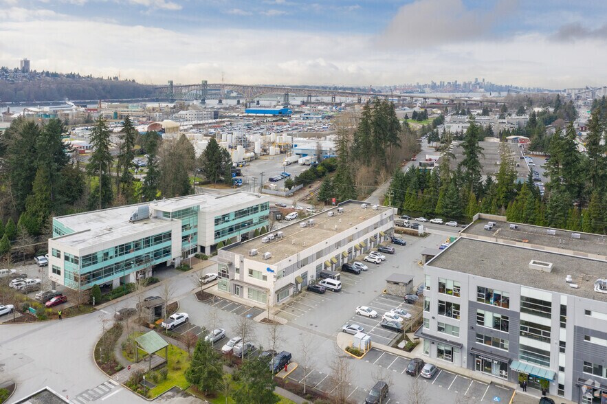 More Photos Of 173 Forester St, North Vancouver District Light Distribution For Lease