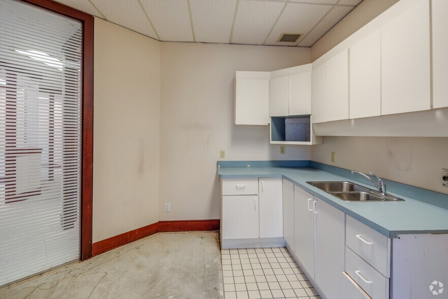 Photo of 13rd Floor Ste 1380