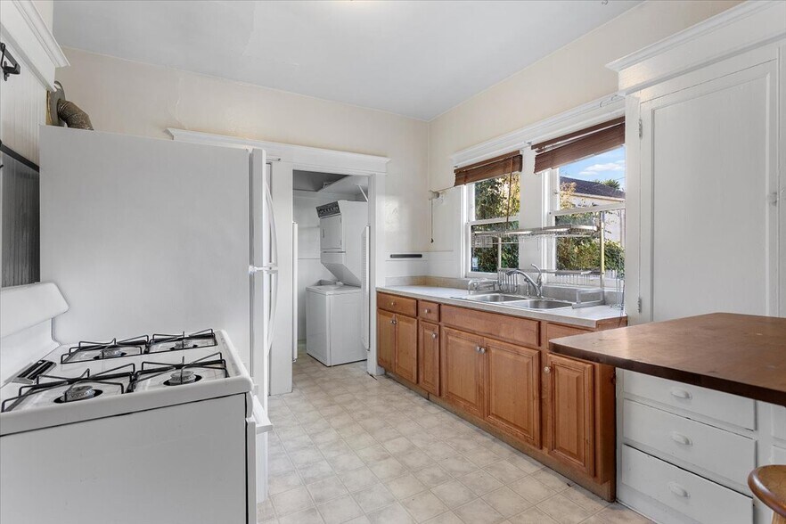More Photos Of 2702 Dana St, Berkeley Medical For Sale