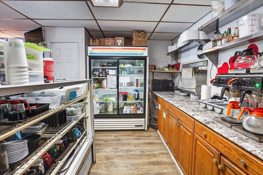 More Photos Of 5937 W Higgins Lake Dr, Roscommon Restaurant For Sale