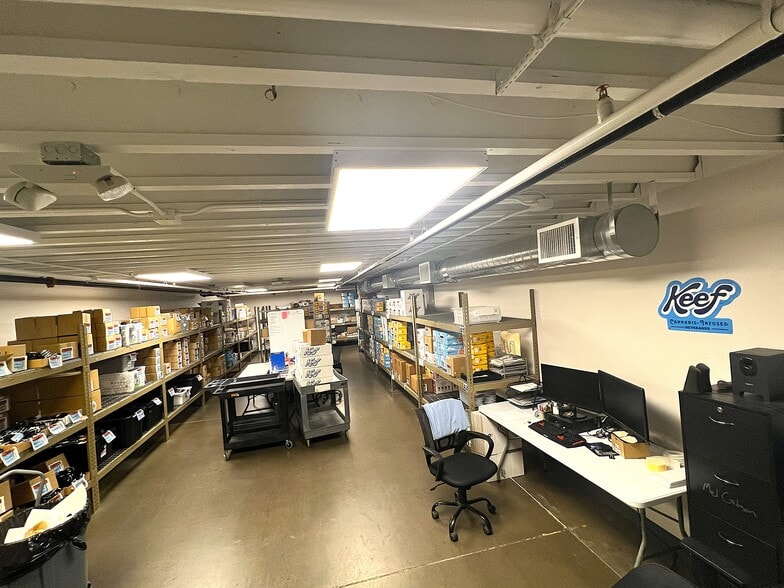 More Photos Of 6329 Pine St, Las Vegas Warehouse For Sale