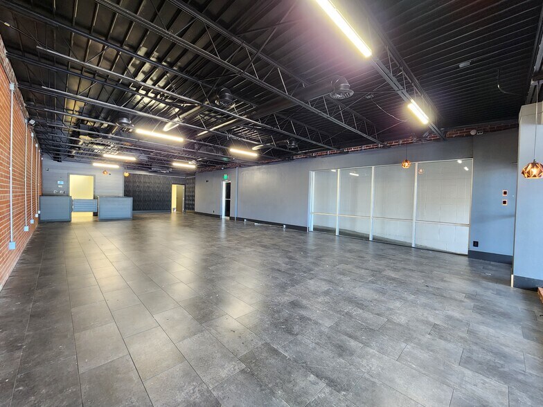 Primary Photo Of 521 S Glenstone Ave, Springfield General Retail For Lease