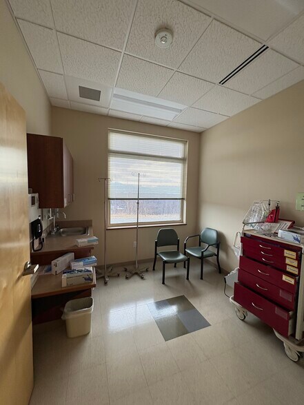 More Photos Of 5851 Knik Goose Bay Road, Wasilla Medical For Lease