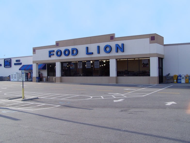 More Photos Of 2455-2467 Eaton Ferry Rd, Littleton Storefront For Lease