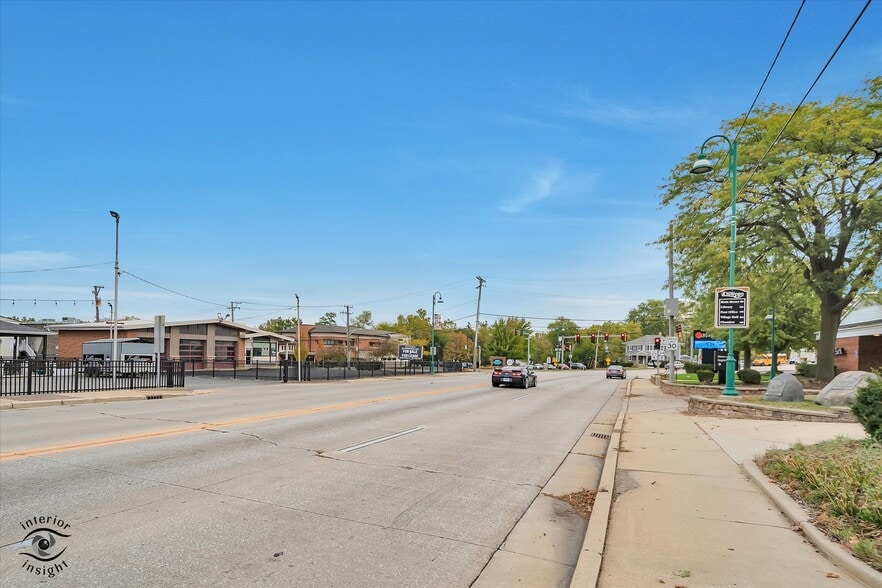 More Photos Of 26 S Madison St, Oswego Post Office For Sale