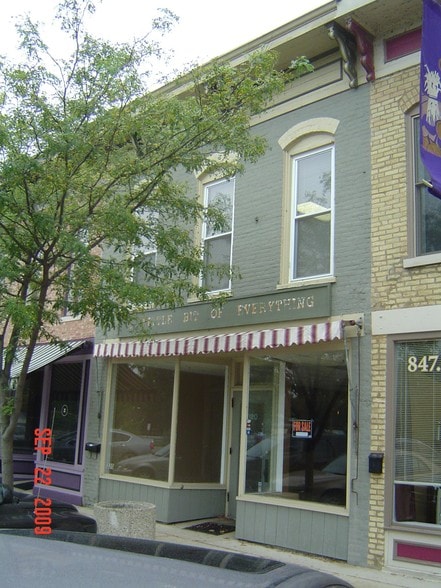 Primary Photo Of 320 N River St, East Dundee Storefront Retail Residential For Lease