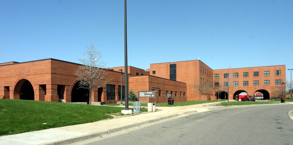 More Photos Of 5555 Conner St, Detroit Medical For Lease