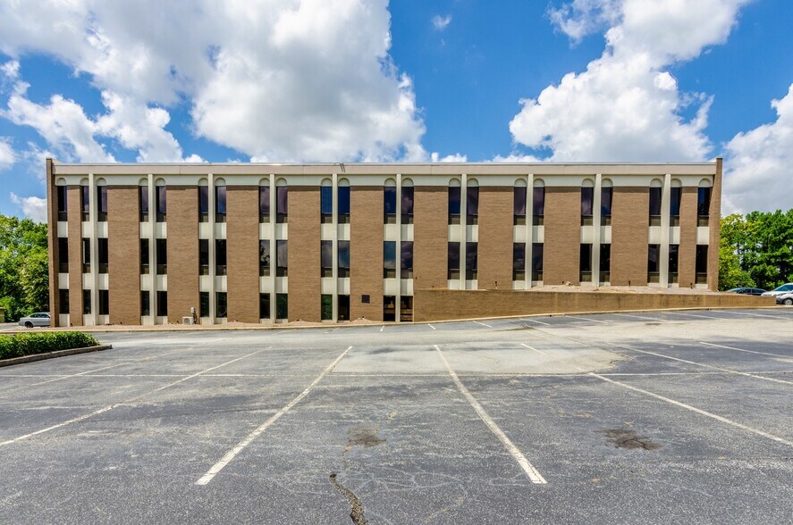 More Photos Of 1 Centerview Dr, Greensboro Unknown For Lease