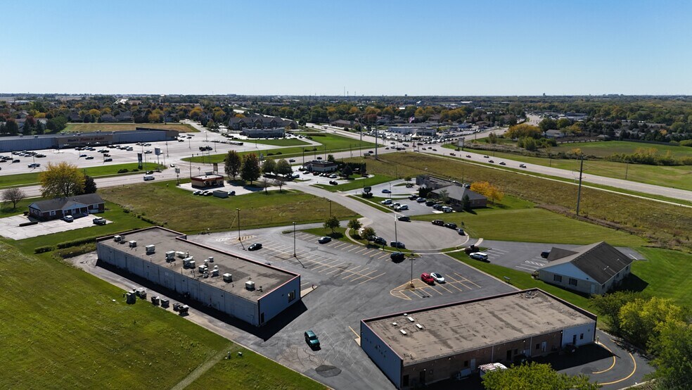 More Photos Of 610-630 Plaza Dr, Sycamore Storefront For Lease