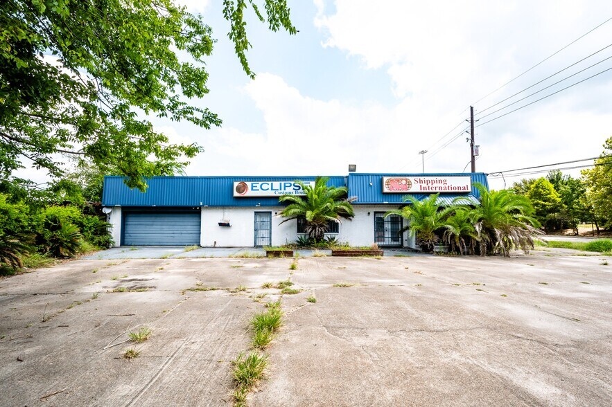 More Photos Of 17717 Highway 59 N, Humble Auto Repair For Sale
