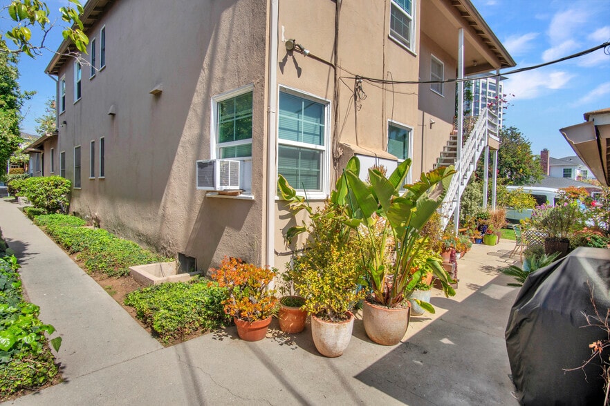 More Photos Of 1231 Devon Ave, Los Angeles Apartments For Sale
