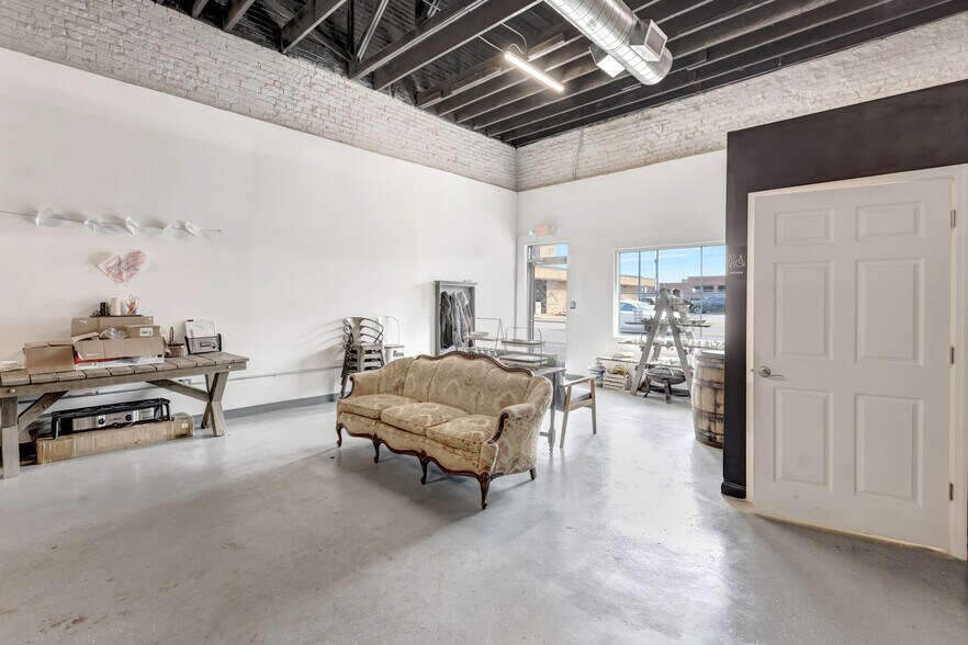 More Photos Of 713 N Garden St, Columbia Storefront Retail Office For Lease