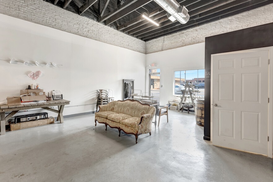More Photos Of 713 N Garden St, Columbia Storefront Retail Office For Lease