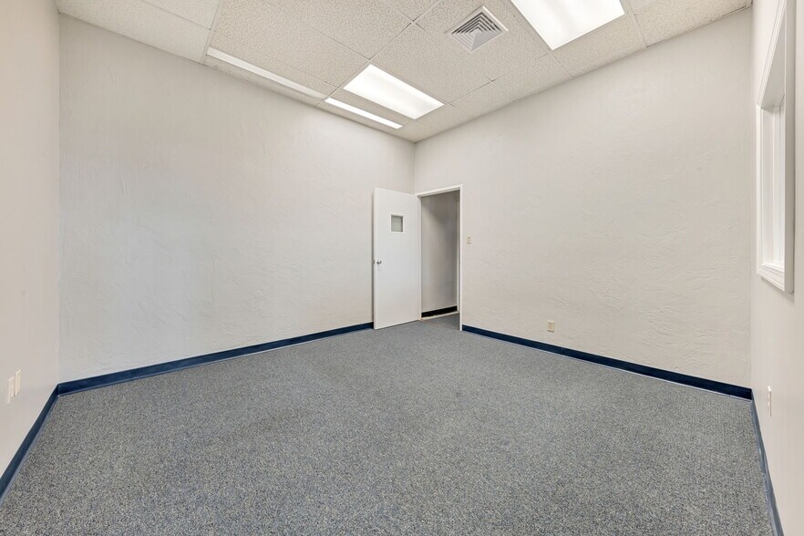 More Photos Of 150 Hillside Dr, Bethel Park Office For Lease