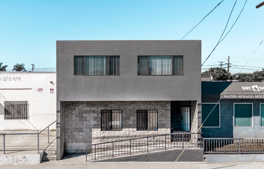 Primary Photo Of 12621 Prairie Ave, Hawthorne Manufacturing For Sale