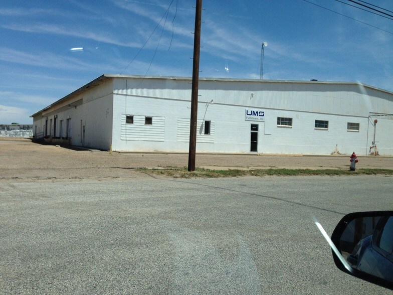 More Photos Of 2220-2222 Avenue A, Lubbock Warehouse For Lease