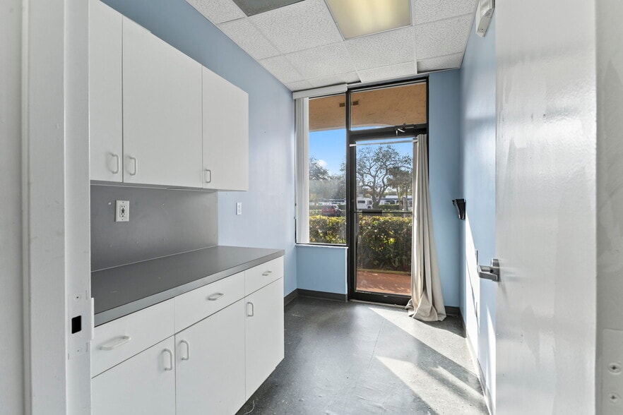 More Photos Of 1485 37th St, Vero Beach Medical For Lease