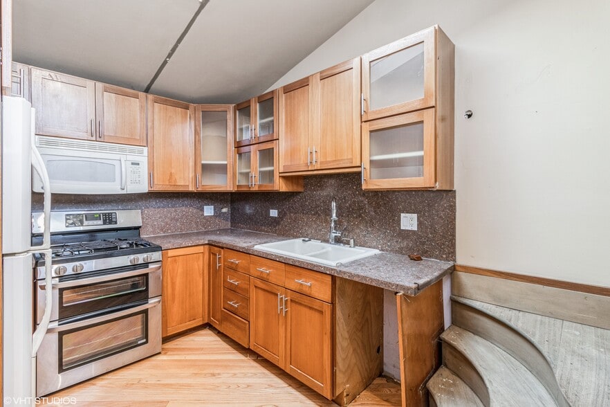 More Photos Of 3949 W Armitage Ave, Chicago Warehouse For Sale