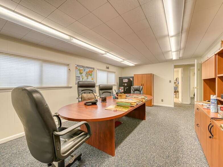 More Photos Of 111 Jones Ave, Monroe Warehouse For Lease