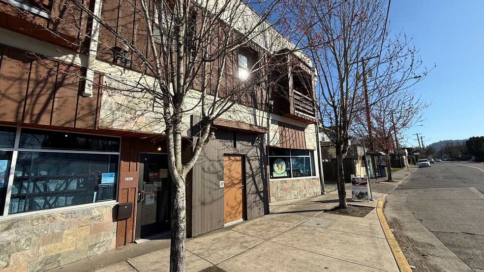 Primary Photo Of 3901 SE Belmont St, Portland Flex For Lease