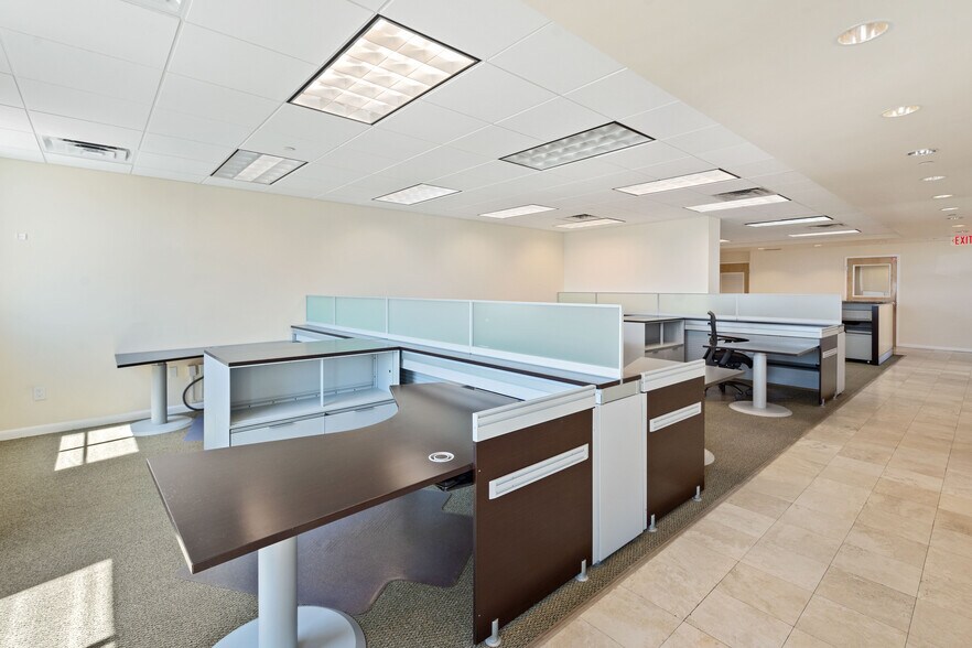 More Photos Of 3363 NE 163rd St, North Miami Beach Medical For Lease