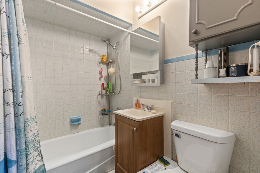 More Photos Of 2703 S Chicago Ave, South Milwaukee General Retail For Sale