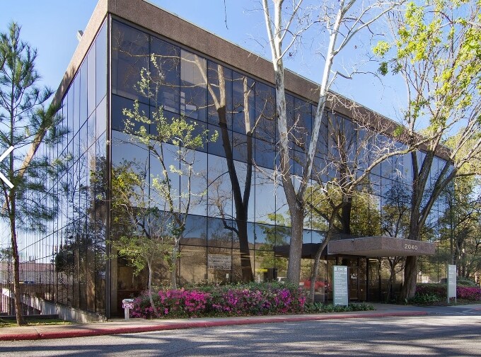 More Photos Of 2000 N Loop Fwy W, Houston Unknown For Lease