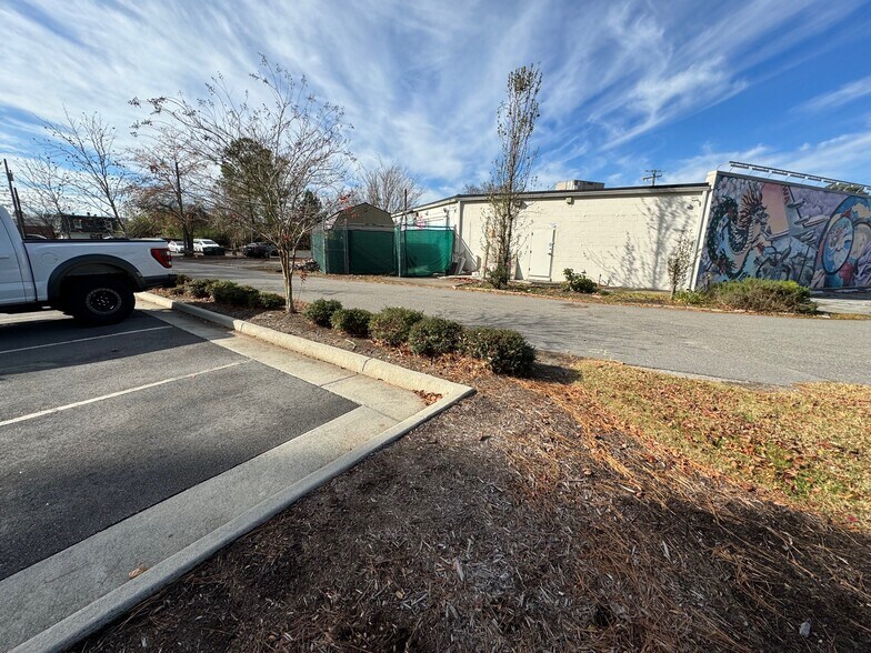 3259 Virginia Beach Blvd, Virginia Beach, VA 23452 - Retail For Lease