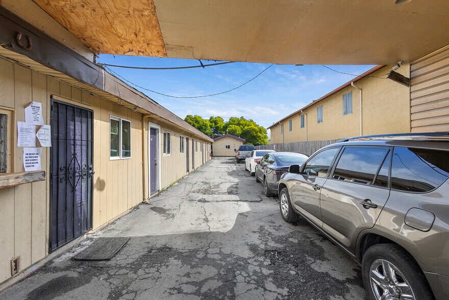 More Photos Of 5714 International Blvd, Oakland Hotel For Sale