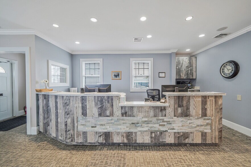 More Photos Of 2983 Long Beach Rd, Oceanside Medical For Sale
