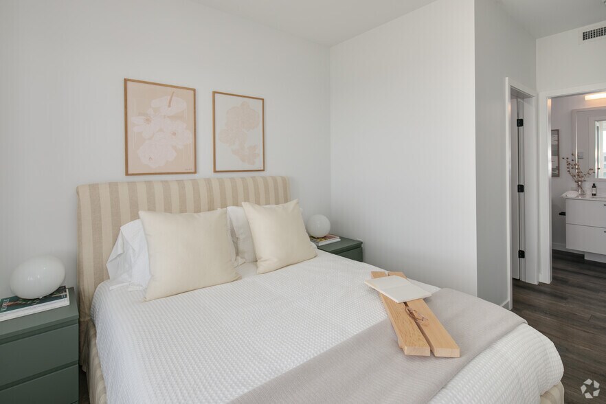 More Photos Of 325 Royal Commons, Victoria Apartments For Lease