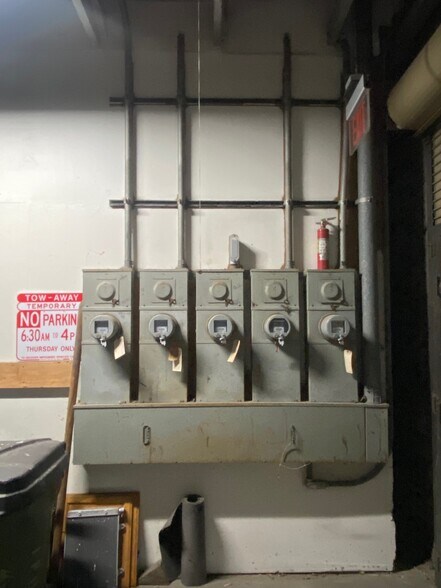 More Photos Of 1526 S Centre St, San Pedro Warehouse For Sale