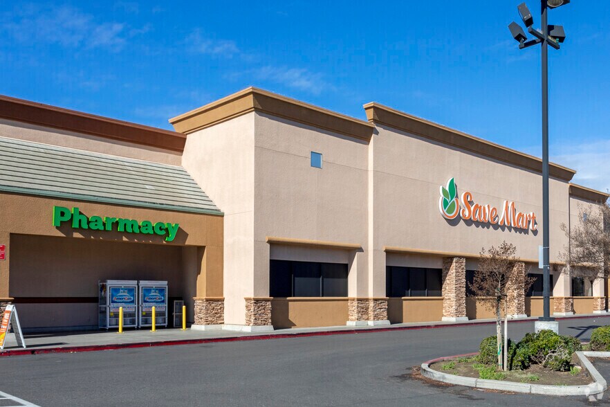 More Photos Of 801 Oakdale Rd, Modesto Unknown For Lease