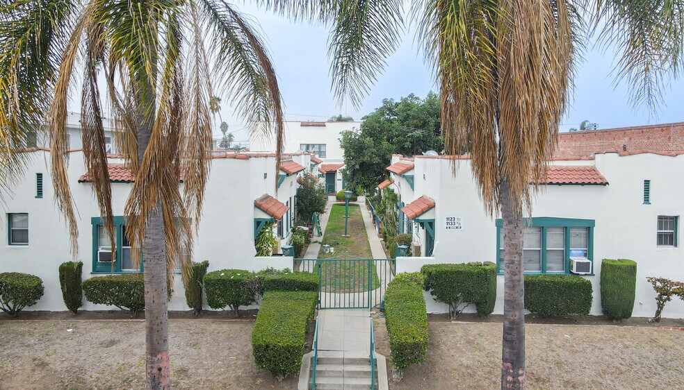 More Photos Of , Los Angeles Multifamily For Sale