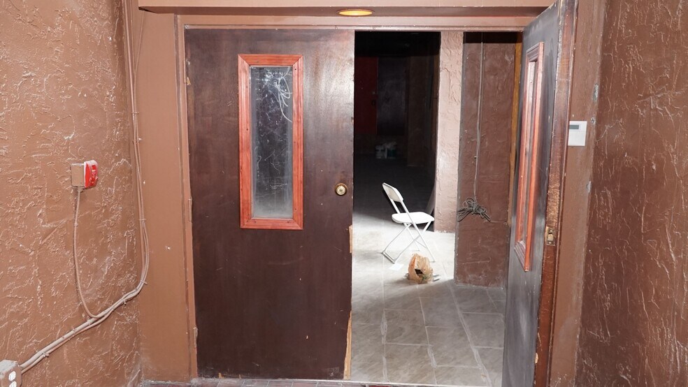 More Photos Of 4498 A Washington Rd, East Point Freestanding For Sale