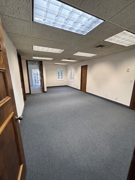 More Photos Of 3000 N Federal Hwy, Fort Lauderdale Storefront For Lease