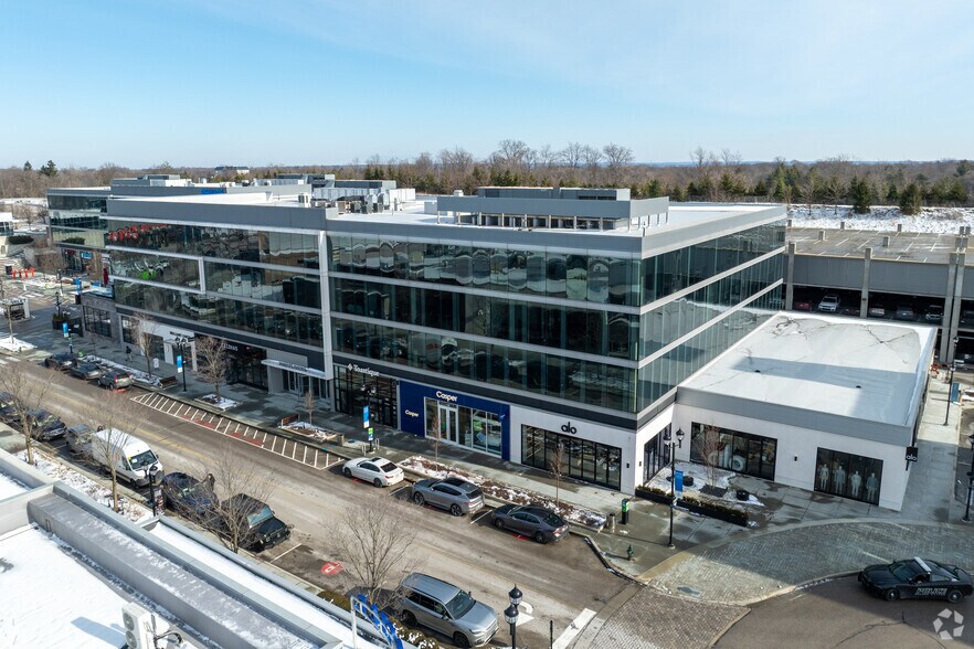 Primary Photo Of 200 Park Ave, Beachwood Office For Lease