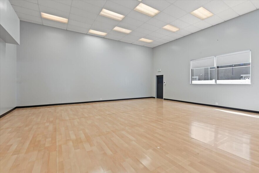 More Photos Of 90 Cross St, Layton Freestanding For Sale