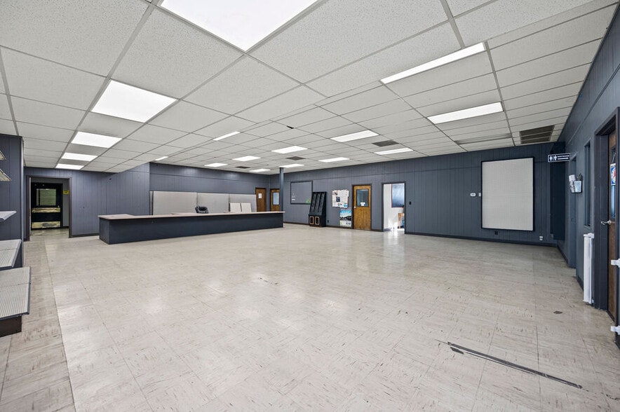 More Photos Of 2872 I 70 Business Loop, Grand Junction Warehouse For Lease