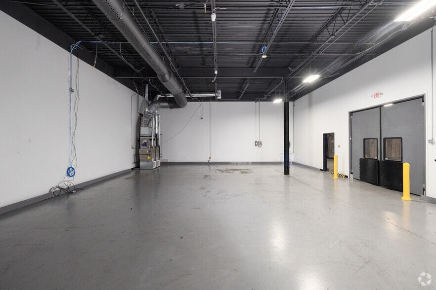 More Photos Of 500 Corporate Dr, Mahwah Light Manufacturing For Sale
